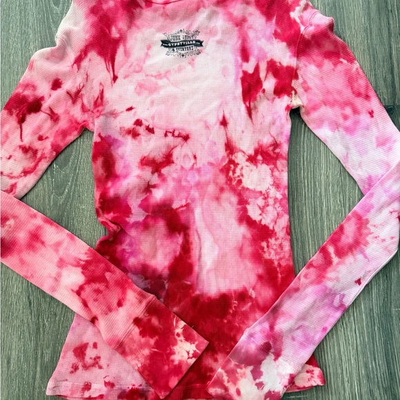 Junk Gypsy Mama Tried Women's Red/Pink Tie-Dye Long Sleeve Tee. - Picture 7 of 9